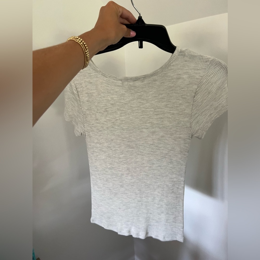 Gray top - Picture 2 of 3
